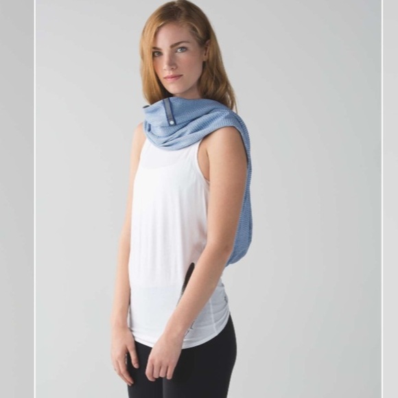Lululemon Vinyasa Scarf Rulu EUC - Picture 2 of 8